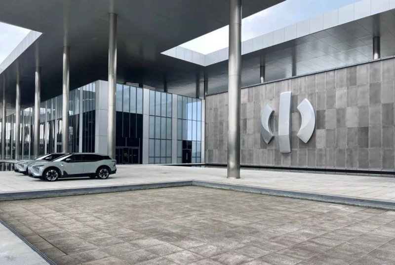 金科股份上半年营收260.75亿元，继续推动化债